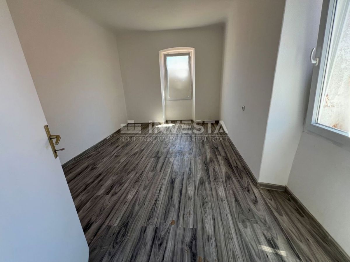 Pulj, Center Stanovanje s površino 69,55 m², 3. nadstropje