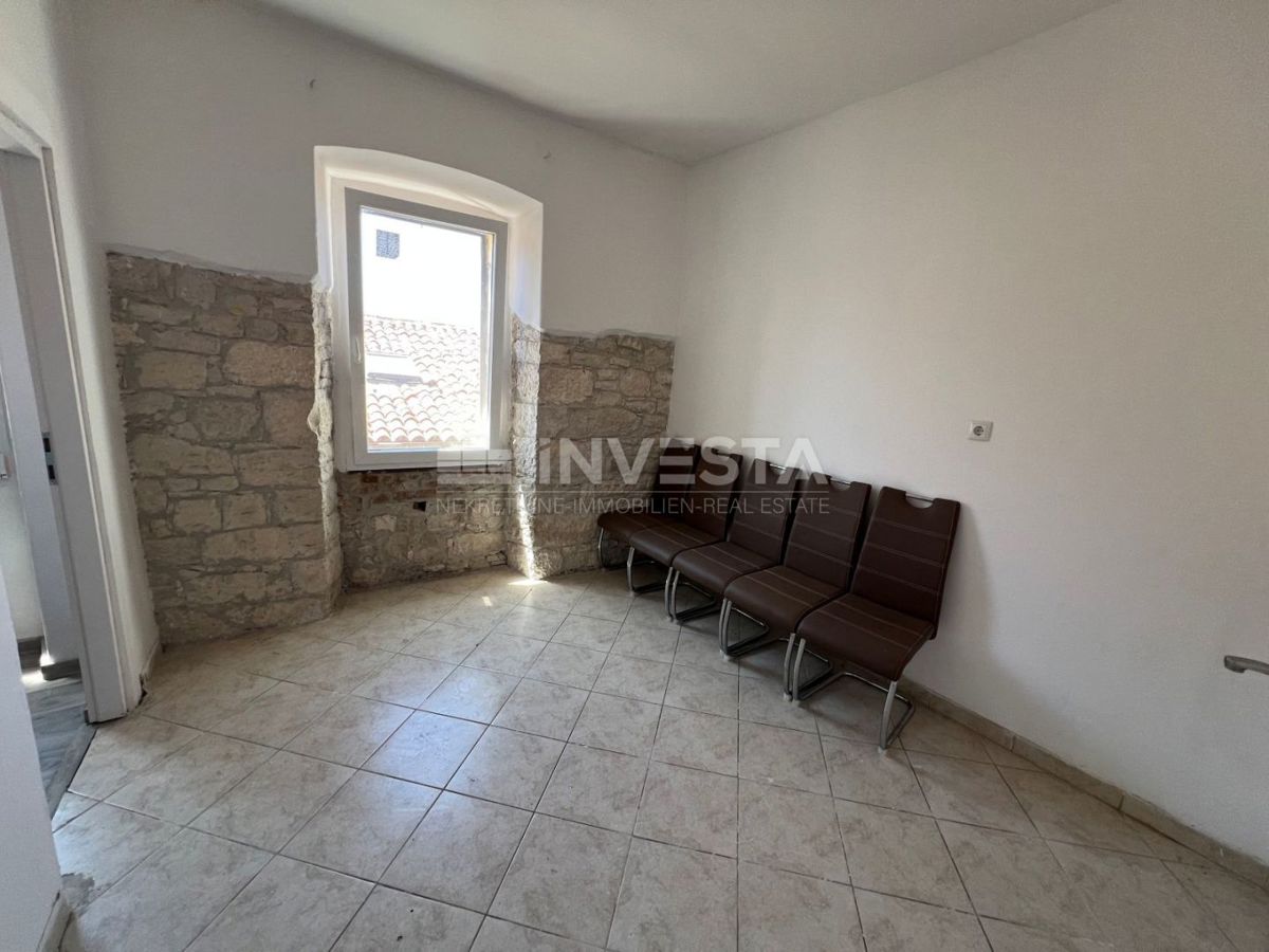Pulj, Center Stanovanje s površino 69,55 m², 3. nadstropje
