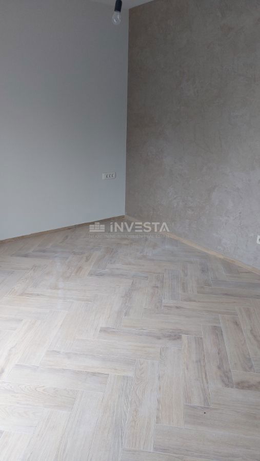 Razkošna moderna vila z ogrevanim bazenom