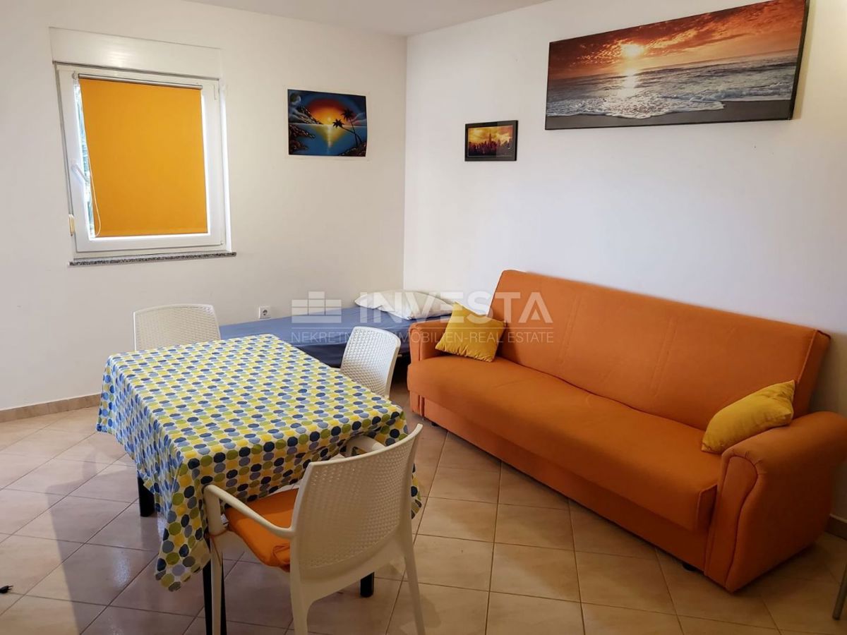 Fažana, enosobno stanovanje s parkirnim mestom in teraso