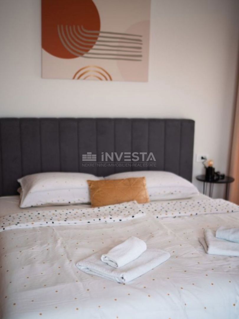 Na novo zgrajena vila z bazenom, 200 m od morja