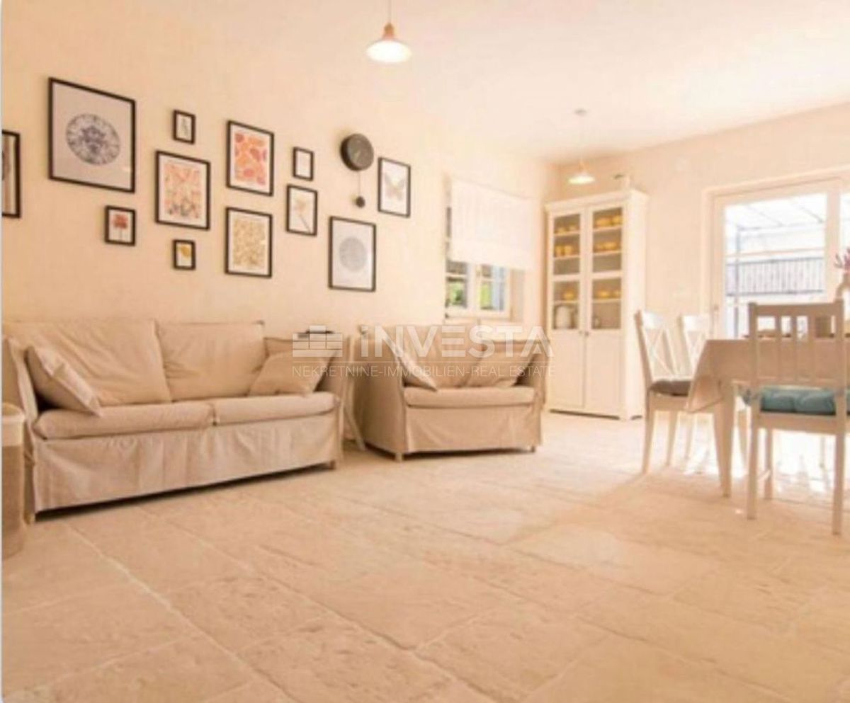 Barban, na novo opremljena hiša z bazenom