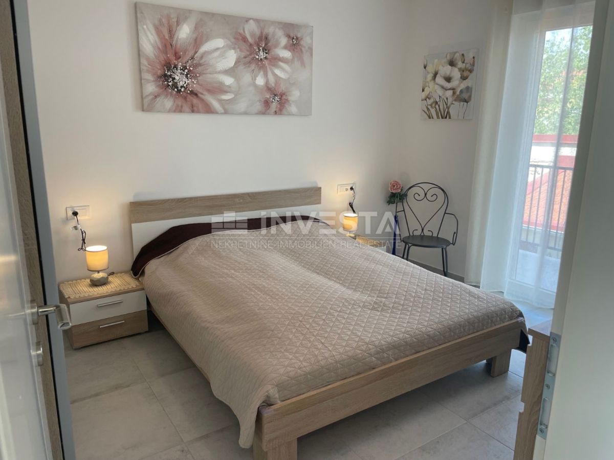 Pulj center, novo opremljeno stanovanje v 2. nadstropju, 2 spalnici, balkon