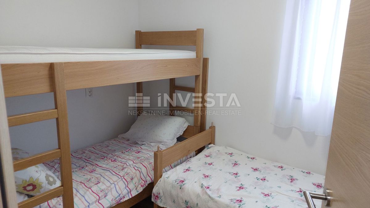 Popolnoma prenovljeno stanovanje v Červar Poratu