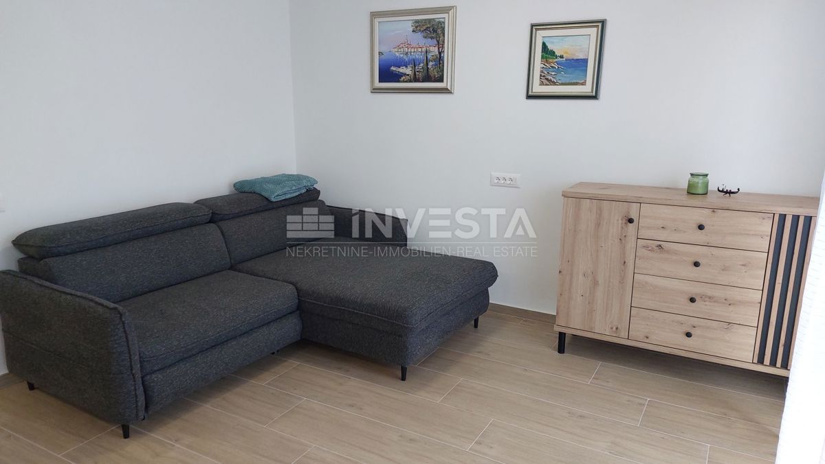 Popolnoma prenovljeno stanovanje v Červar Poratu