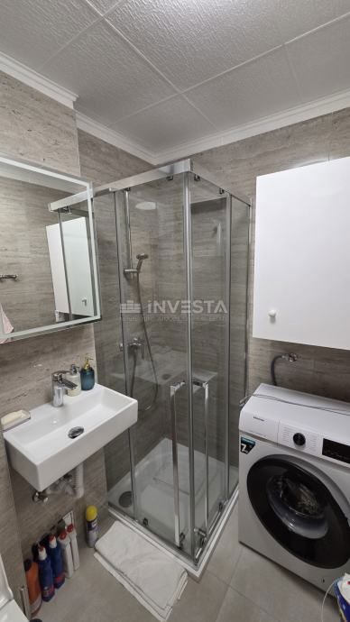 Popolnoma prenovljeno stanovanje v Červar Poratu