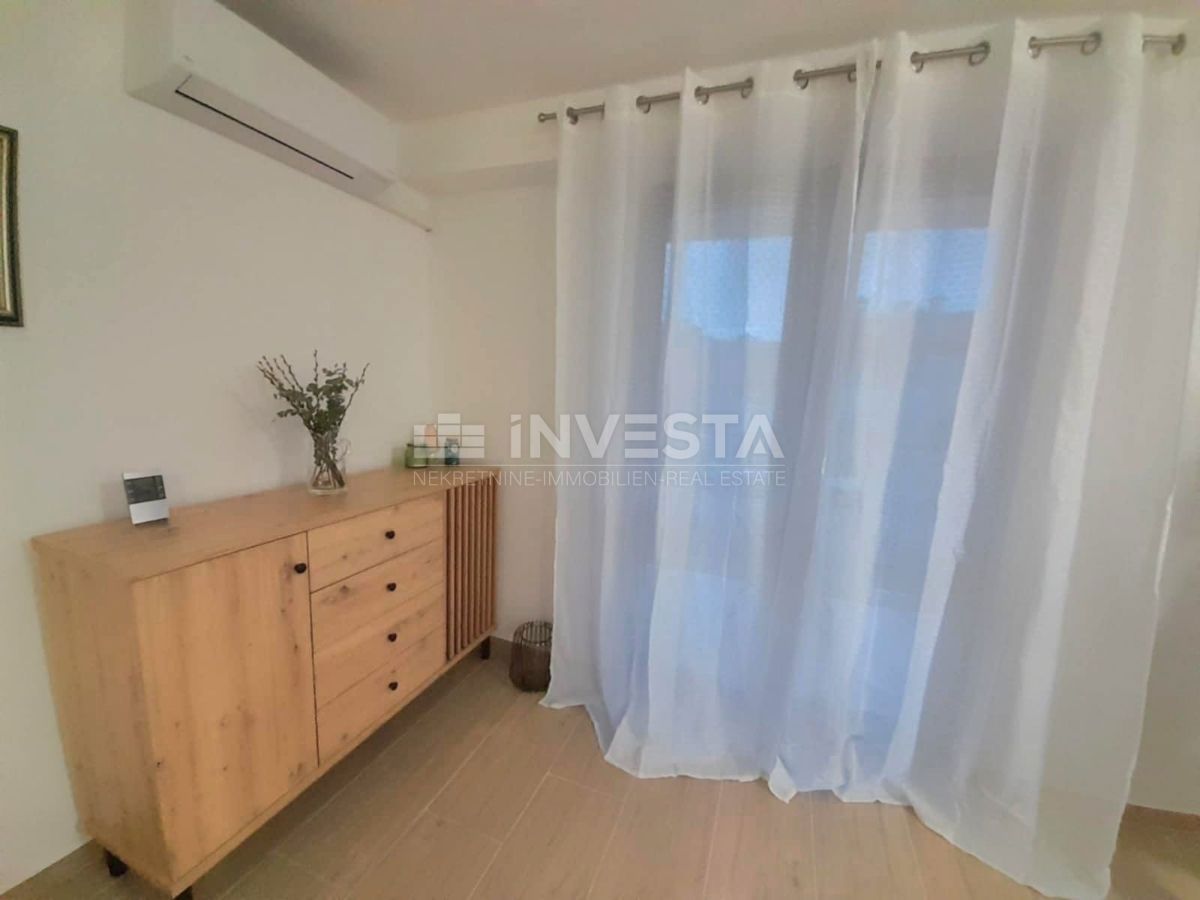 Popolnoma prenovljeno stanovanje v Červar Poratu