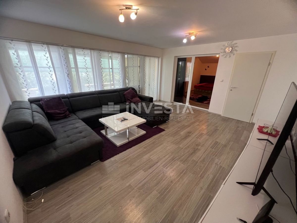 Pula, Gregovica stan 95m², pritličje, pokrita terasa