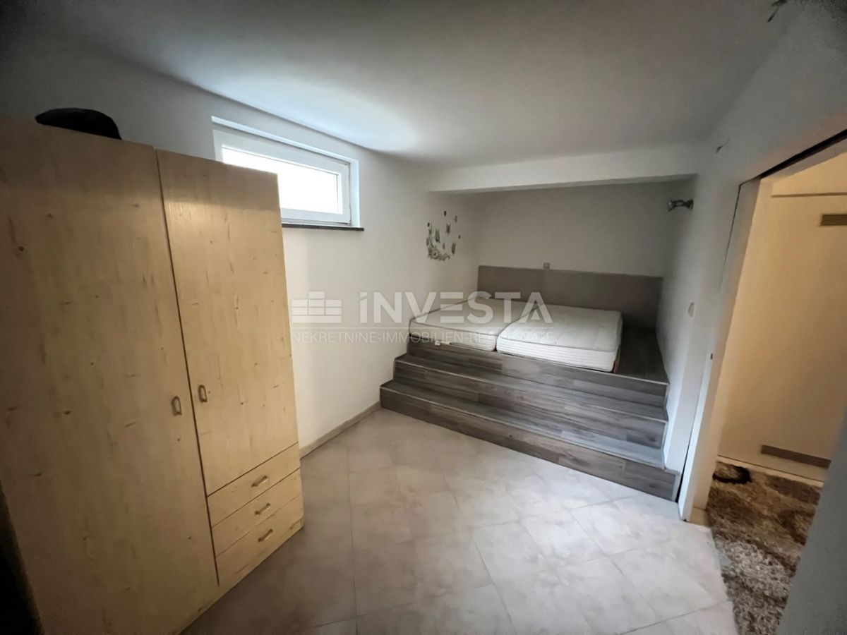 Pula, Gregovica stan 95m², pritličje, pokrita terasa