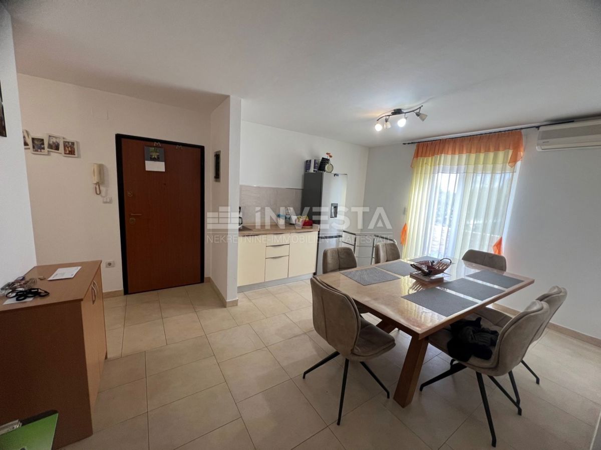 Pula, Gregovica stan 95m², pritličje, pokrita terasa