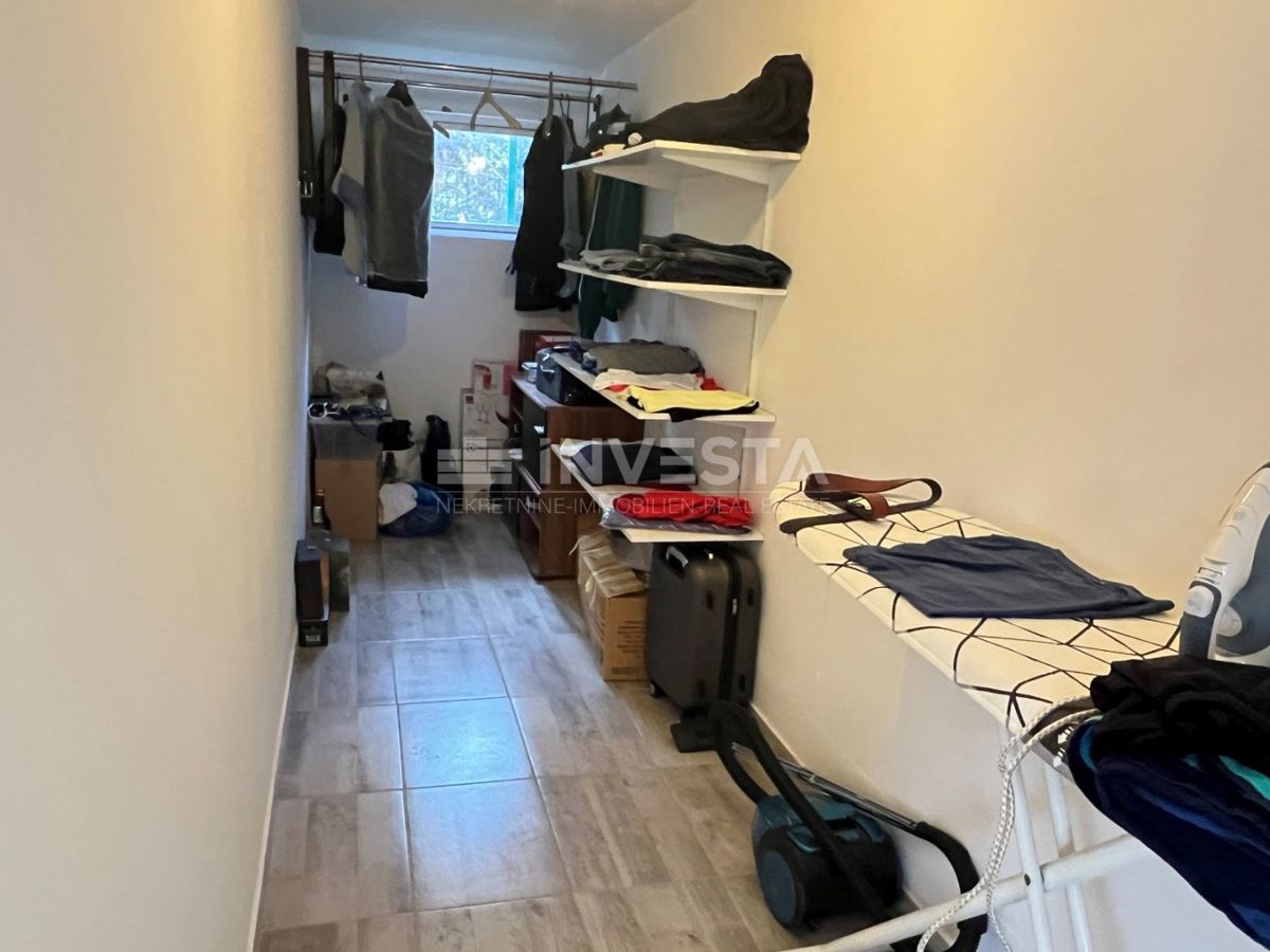 Pula, Gregovica stan 95m², pritličje, pokrita terasa