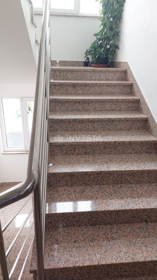 Stan v Karigadoru, 80 m² Blizu Morja