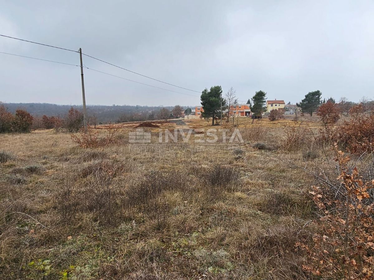 Občina Vodnjan - Gradbena Zemljišča 845 m²