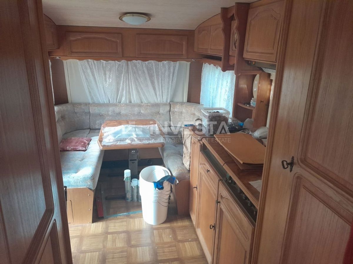 Svetvinčenat, ekološka posest 2.158 m² v srcu Istre