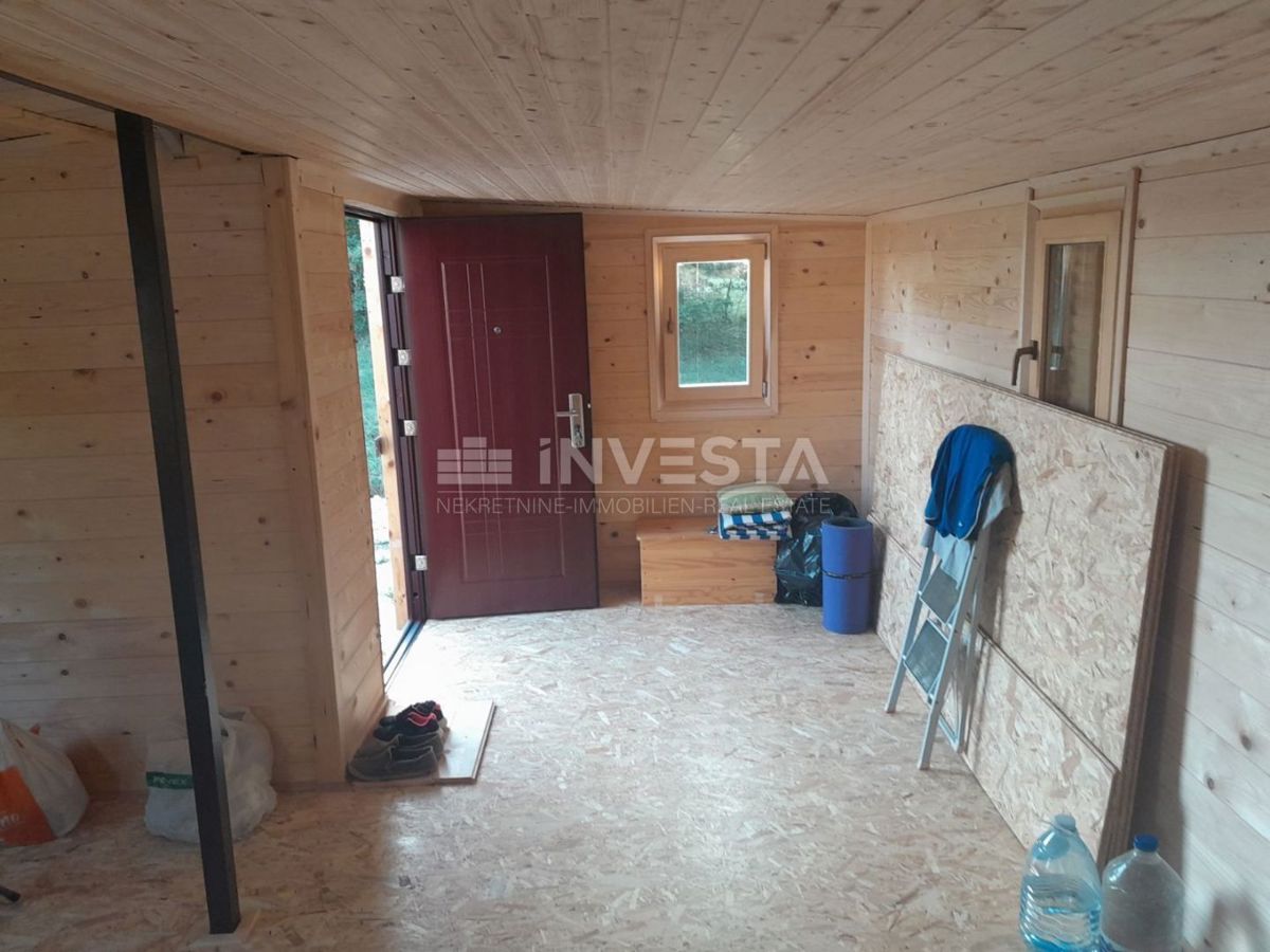 Svetvinčenat, ekološka posest 2.158 m² v srcu Istre