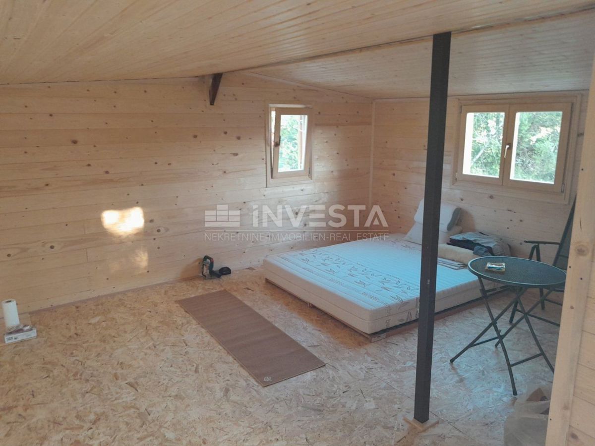 Svetvinčenat, ekološka posest 2.158 m² v srcu Istre