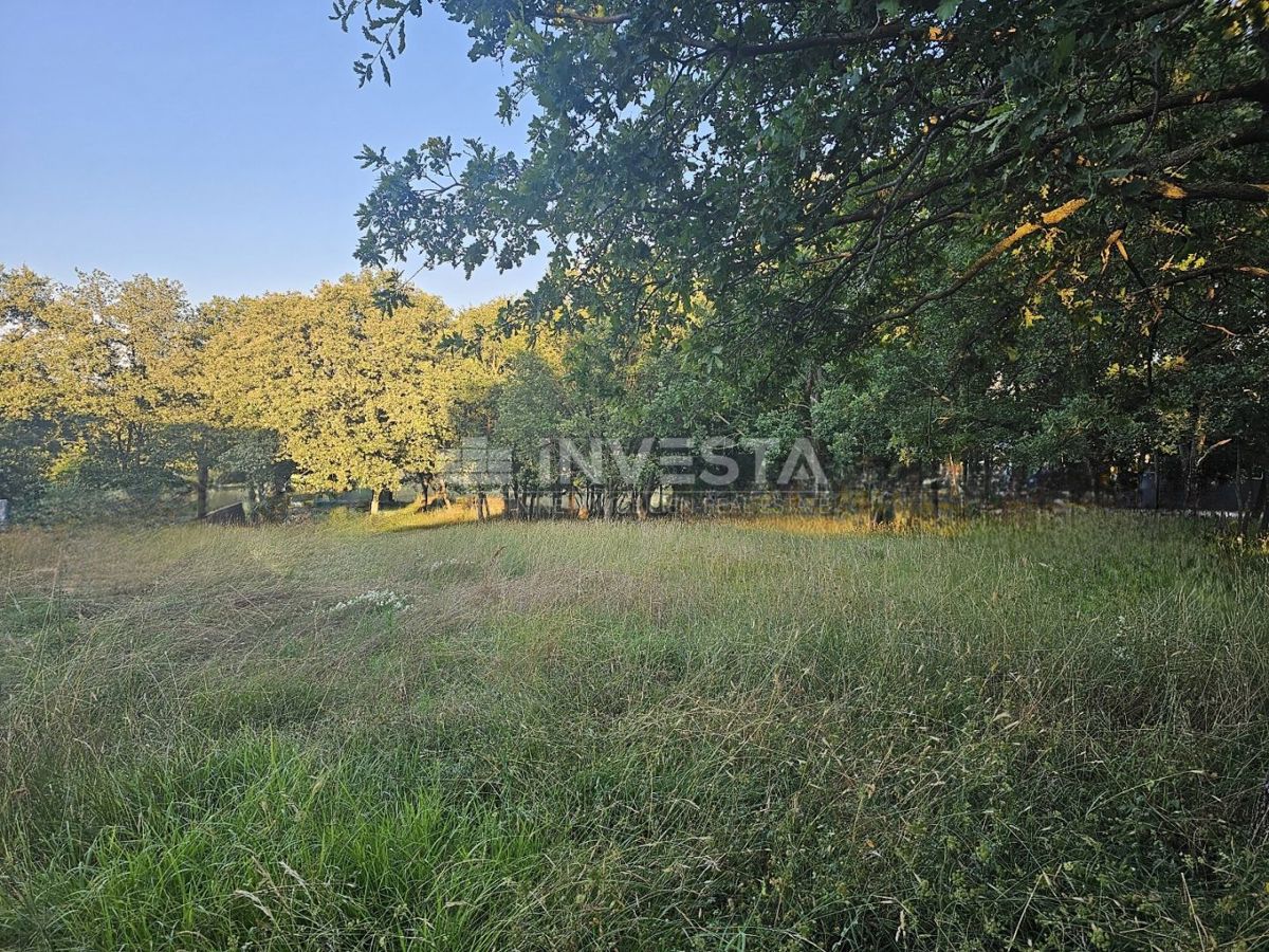 Medulin, Gradbena Zemljišča, 500 m od Morja