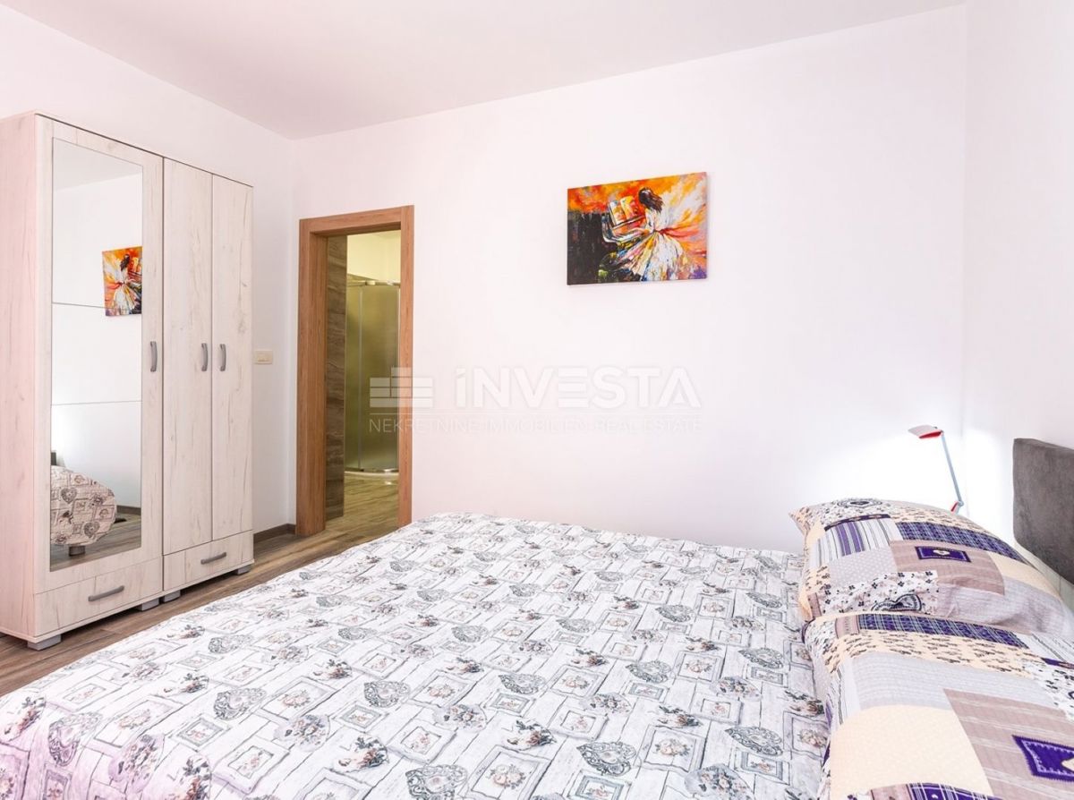 Hrvaška, Istra, Medulin, Apartmajska hiša 630 m², le 100 m od morja, Izjemna lokacija!