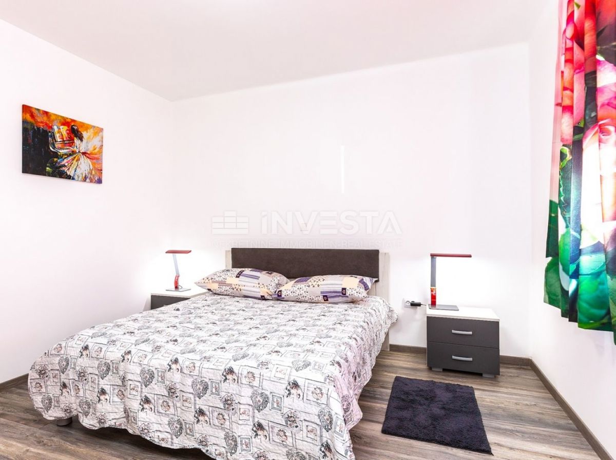 Hrvaška, Istra, Medulin, Apartmajska hiša 630 m², le 100 m od morja, Izjemna lokacija!