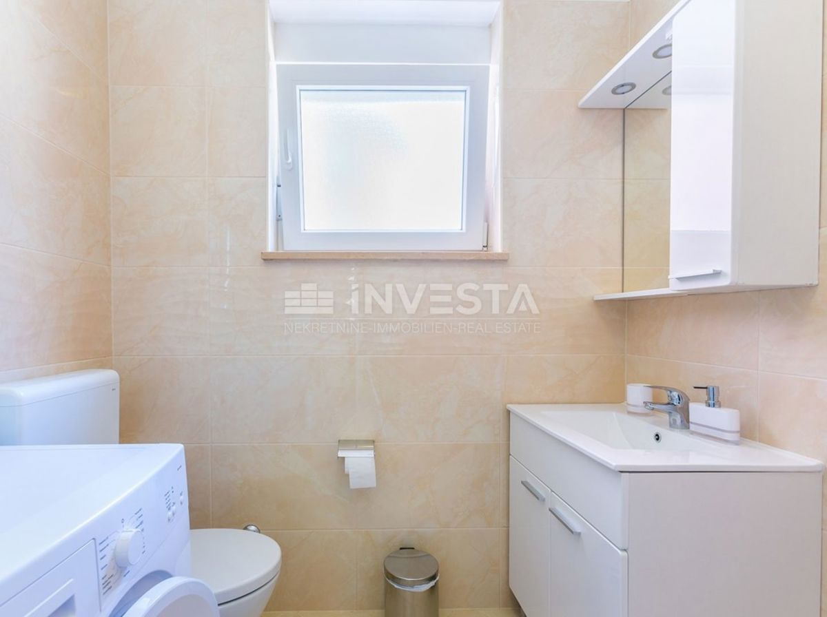 Hrvaška, Istra, Medulin, Apartmajska hiša 630 m², le 100 m od morja, Izjemna lokacija!