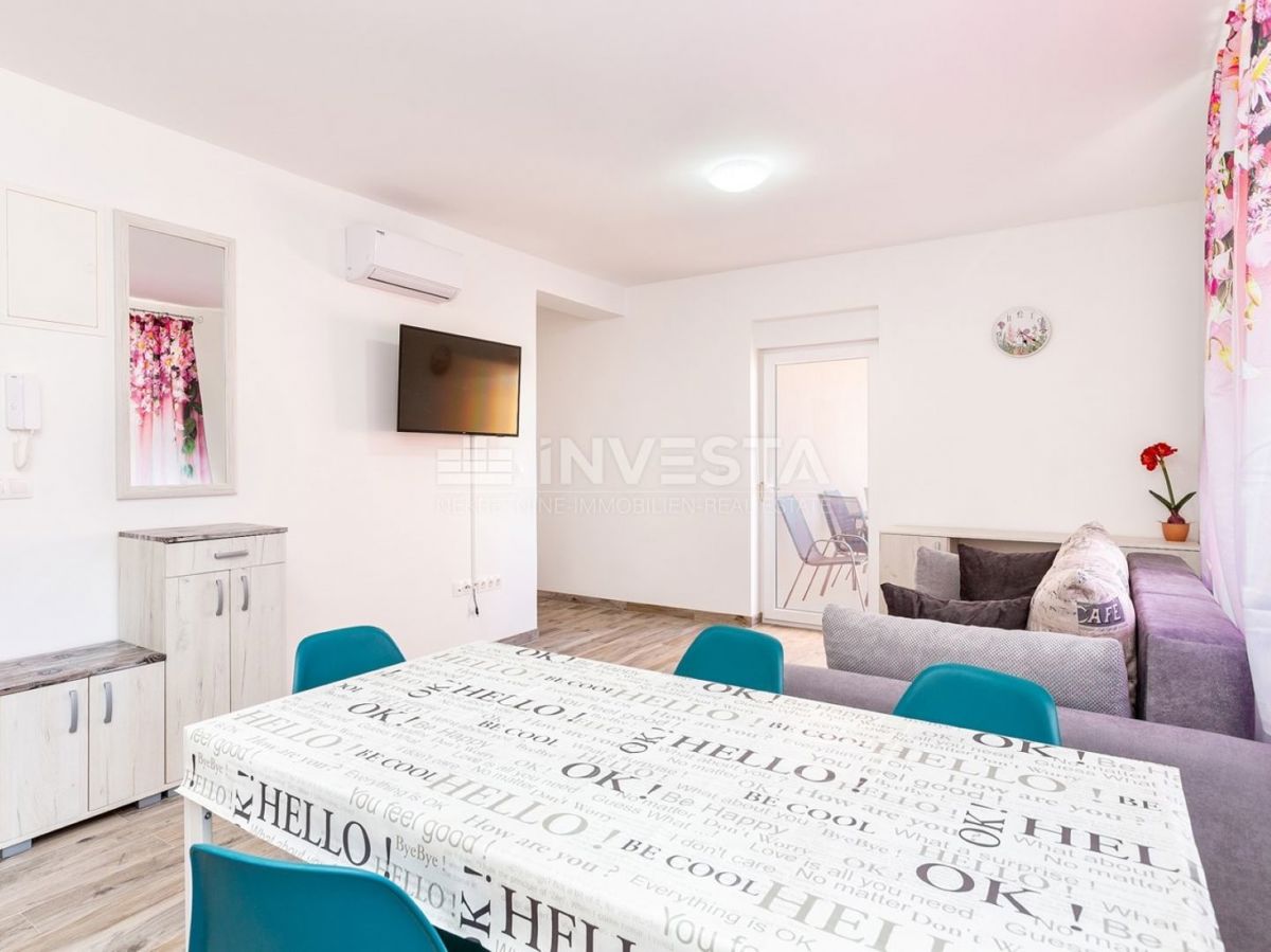 Hrvaška, Istra, Medulin, Apartmajska hiša 630 m², le 100 m od morja, Izjemna lokacija!