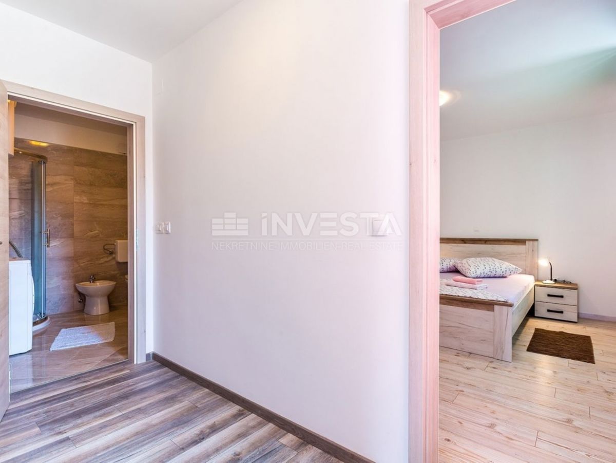 Hrvaška, Istra, Medulin, Apartmajska hiša 630 m², le 100 m od morja, Izjemna lokacija!