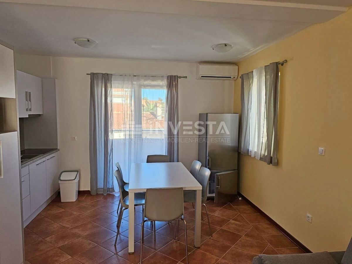 Medulin, samostojna hiša z 2 apartmajema, 200 m od morja