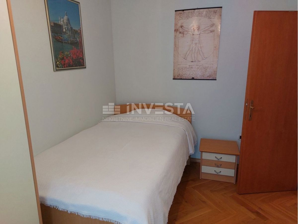 Okolica Svetog Lovreča, družinska hiša z 2 stanovanjskima enotama, 270 m2