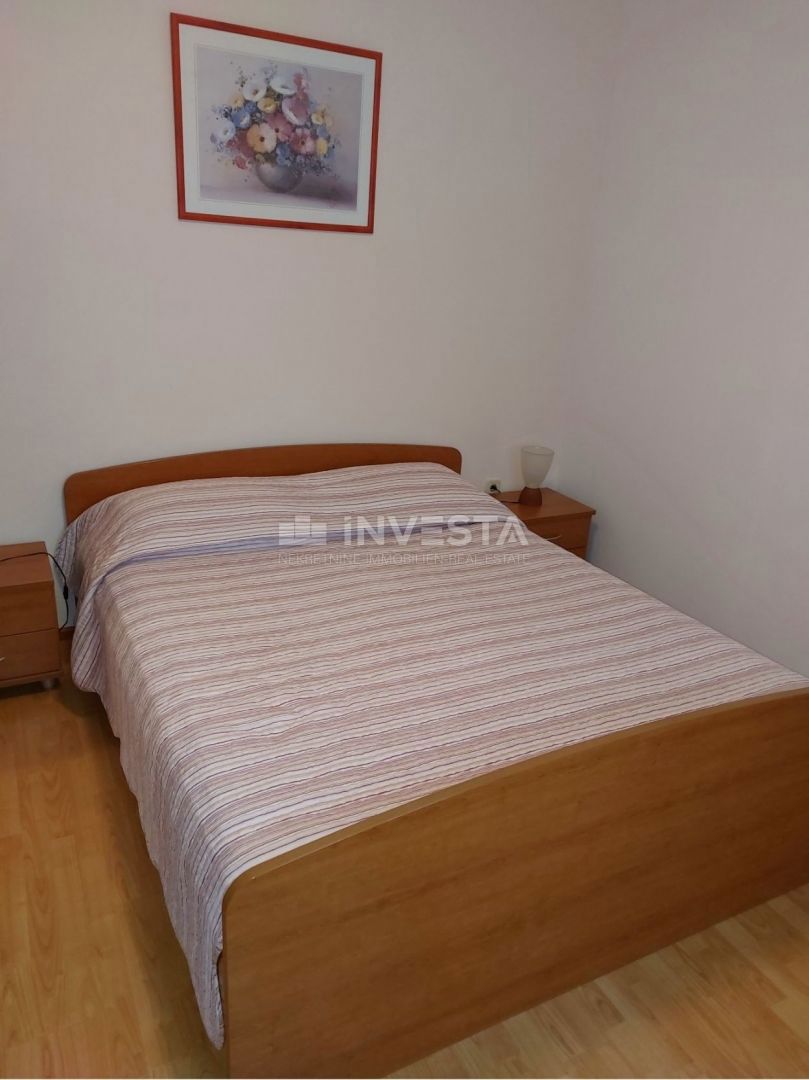 Okolica Svetog Lovreča, družinska hiša z 2 stanovanjskima enotama, 270 m2