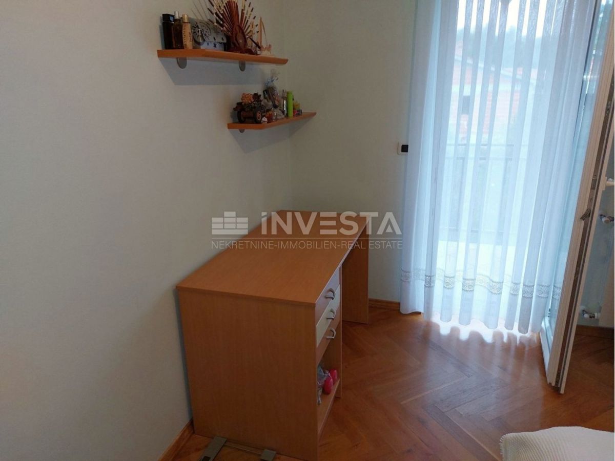 Okolica Svetog Lovreča, družinska hiša z 2 stanovanjskima enotama, 270 m2