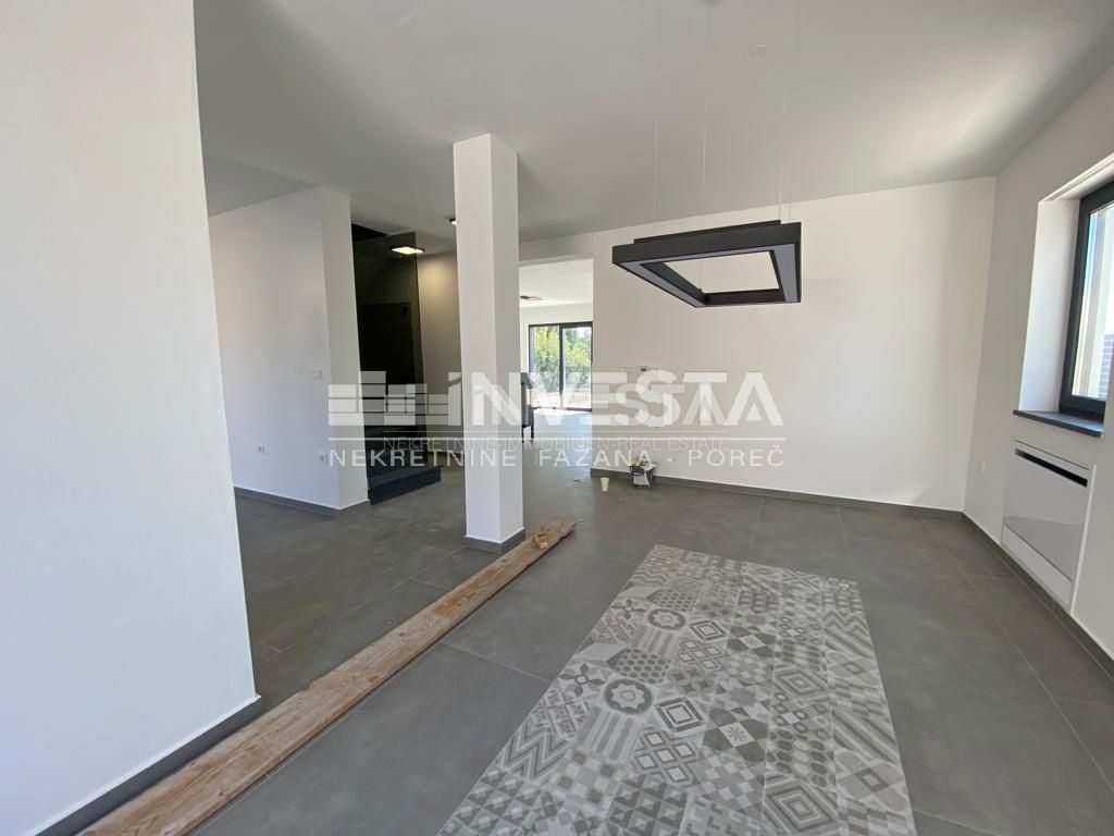 Okolica Svetvinčenta, lepa vila z bazenom, 4 spalnice, novogradnja
