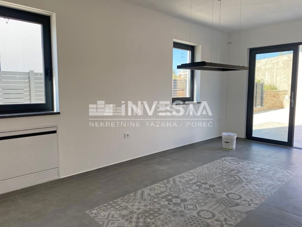 Okolica Svetvinčenta, lepa vila z bazenom, 4 spalnice, novogradnja