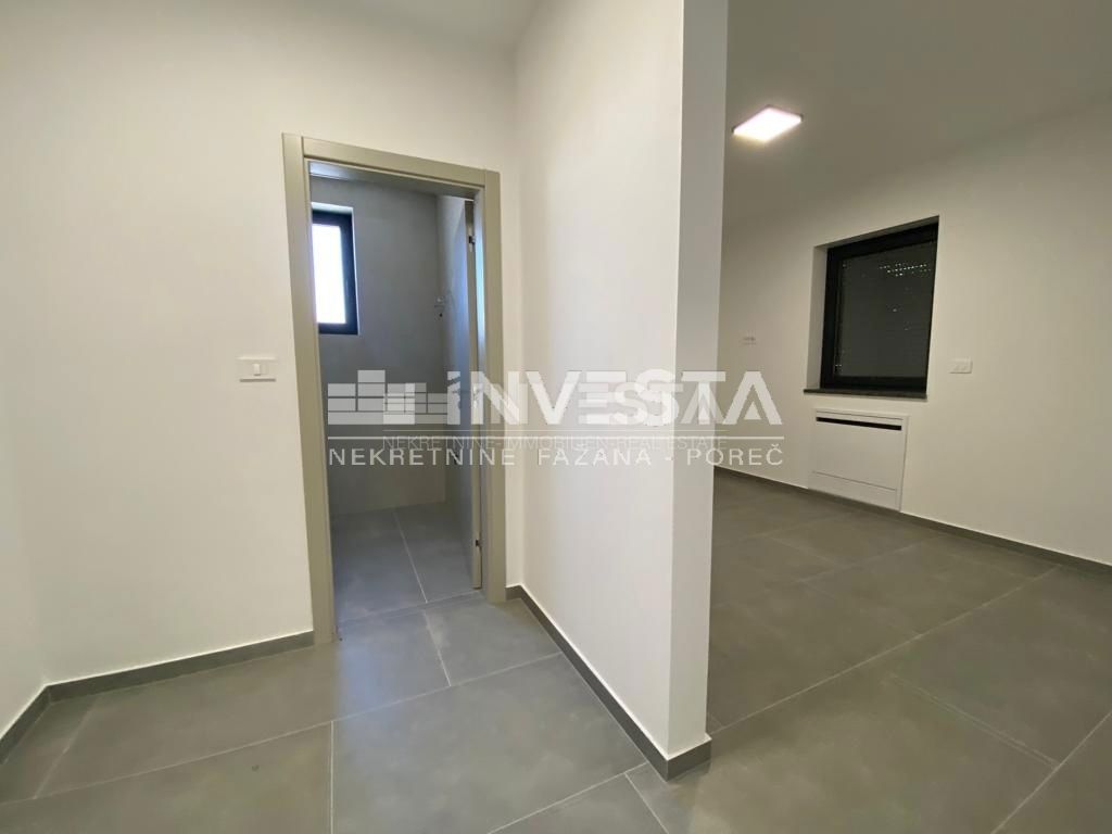 Okolica Svetvinčenta, lepa vila z bazenom, 4 spalnice, novogradnja