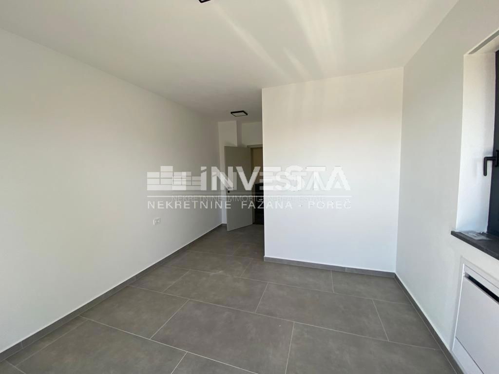 Okolica Svetvinčenta, lepa vila z bazenom, 4 spalnice, novogradnja
