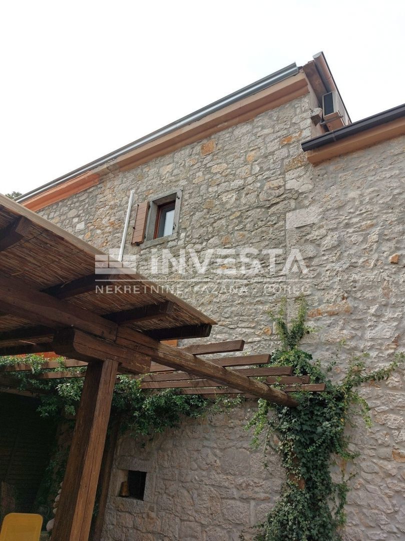 Okolica Poreča, obnovljena avtohtona istrska hiša s 3 apartmaji