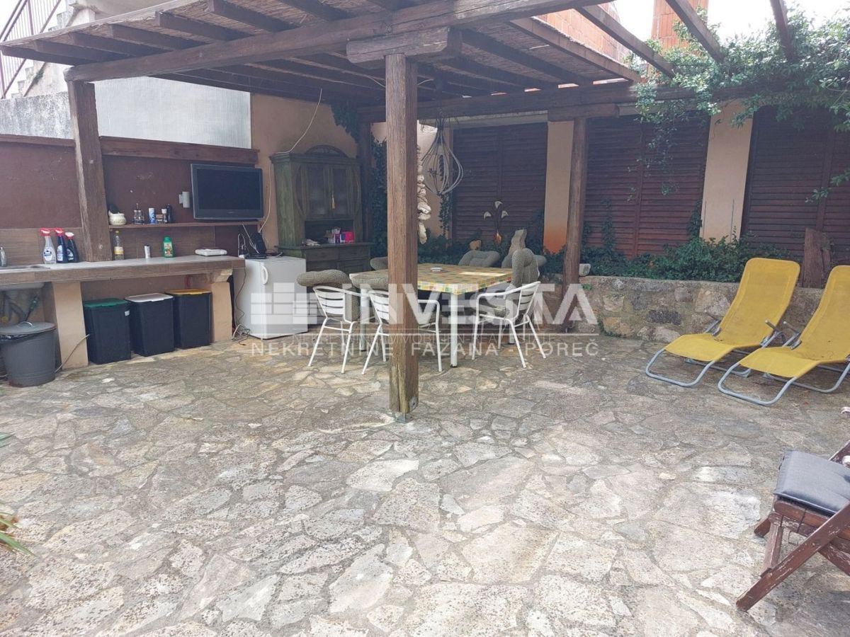Okolica Poreča, obnovljena avtohtona istrska hiša s 3 apartmaji