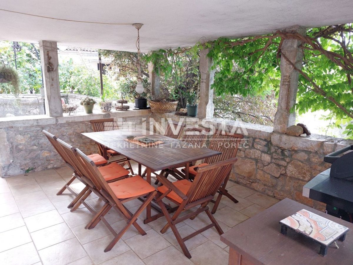 Okolica Poreča, obnovljena avtohtona istrska hiša s 3 apartmaji