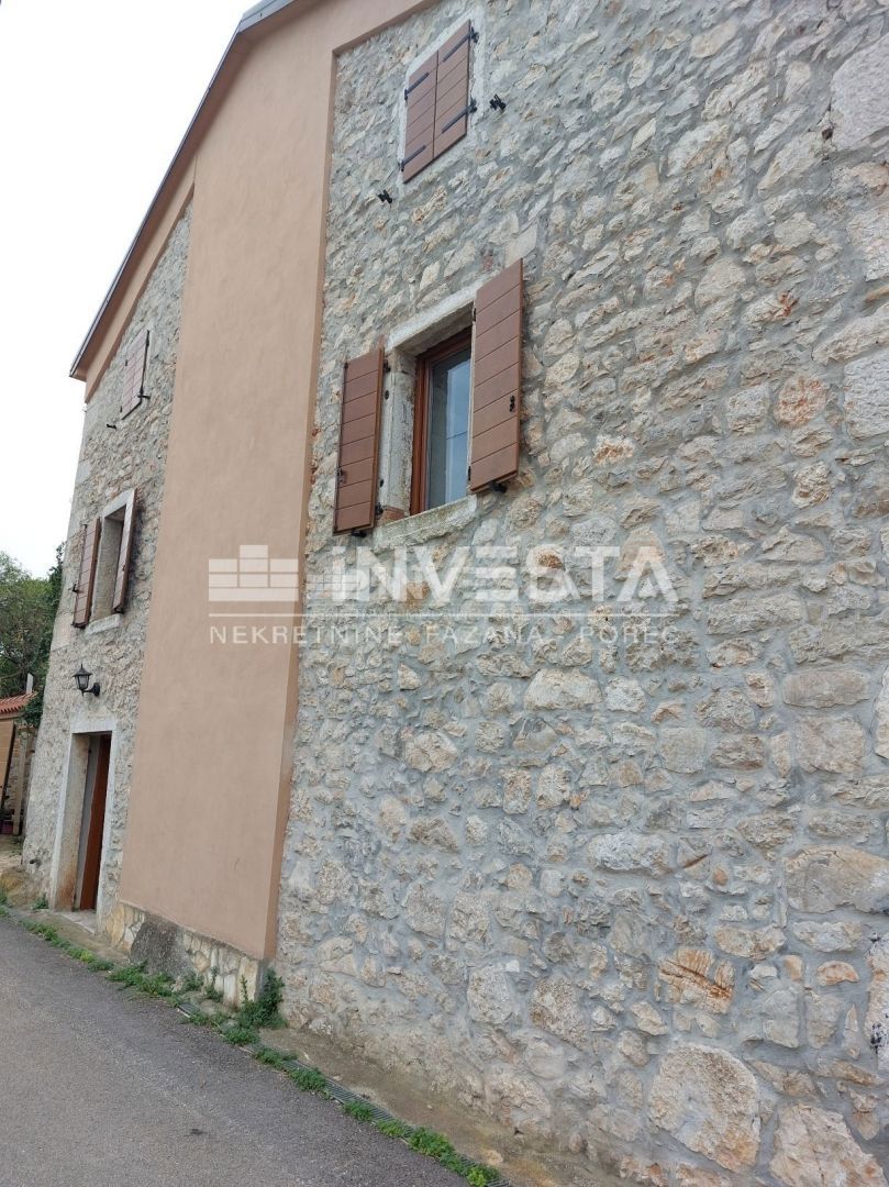 Okolica Poreča, obnovljena avtohtona istrska hiša s 3 apartmaji