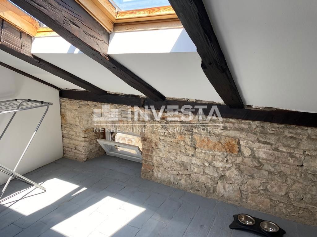 Pula, Center, prenovljeno stanovanje 61 m2 s parkiriščem