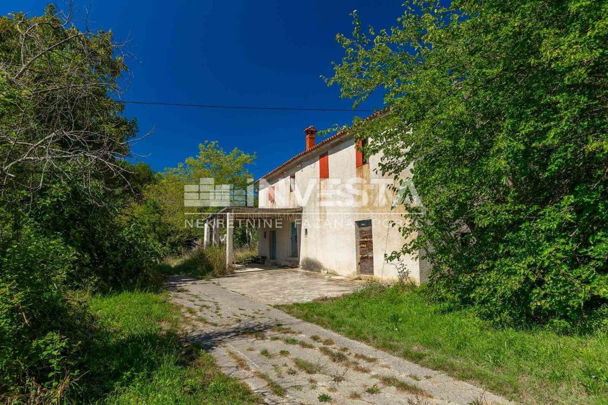 Okolica Gračišče, Samostojna hiša z vrtom in pravljičnim razgledom!