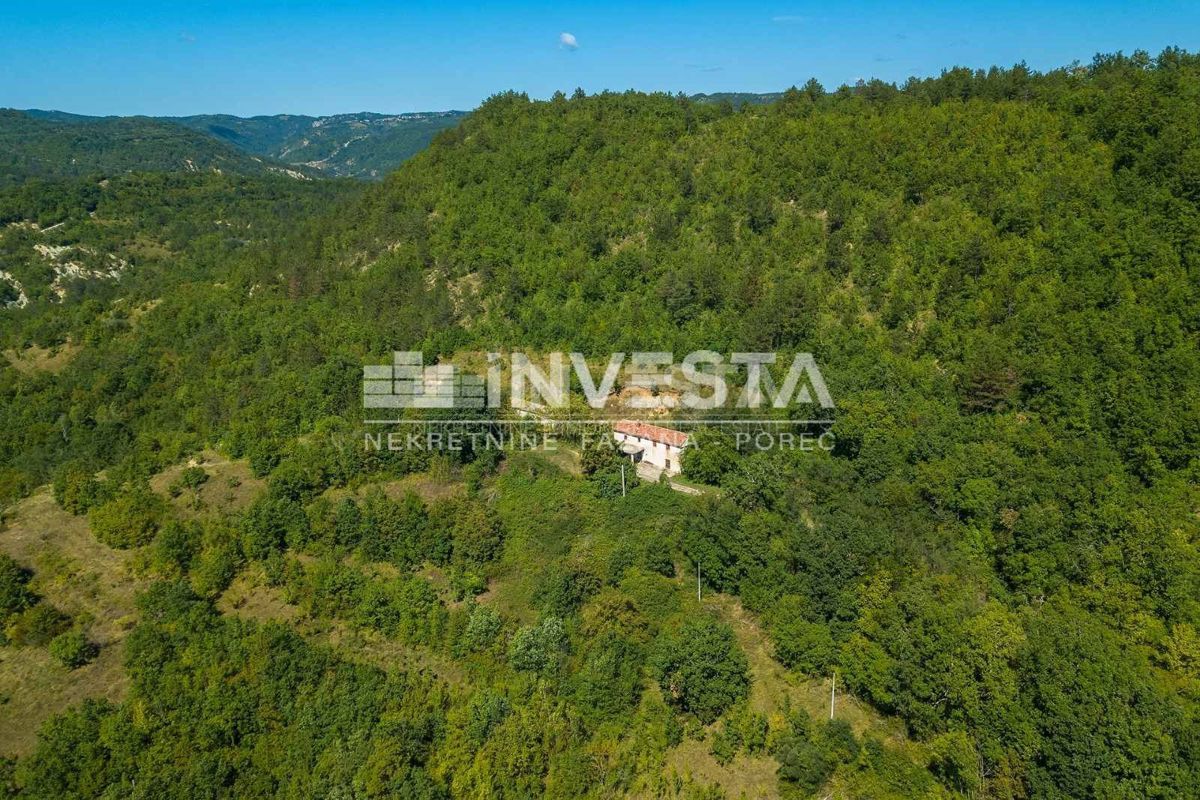 Okolica Gračišče, Samostojna hiša z vrtom in pravljičnim razgledom!