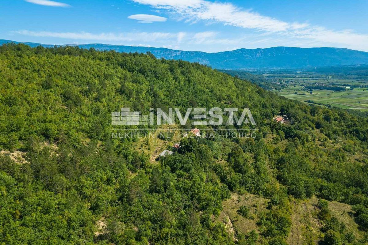 Okolica Gračišče, Samostojna hiša z vrtom in pravljičnim razgledom!