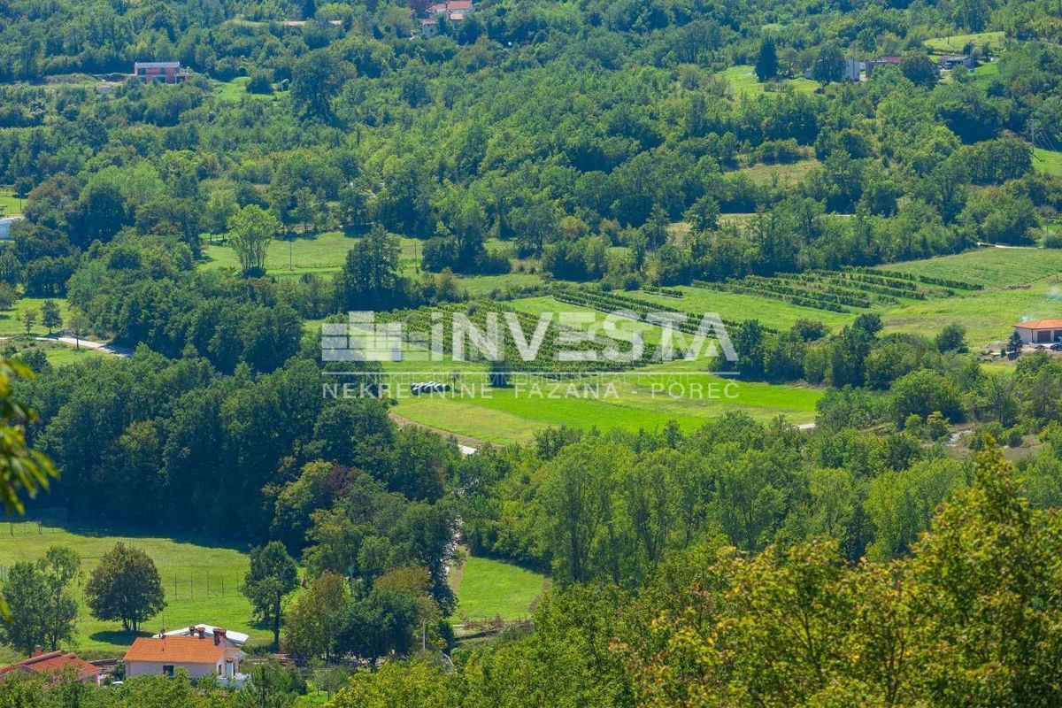 Okolica Gračišče, Samostojna hiša z vrtom in pravljičnim razgledom!