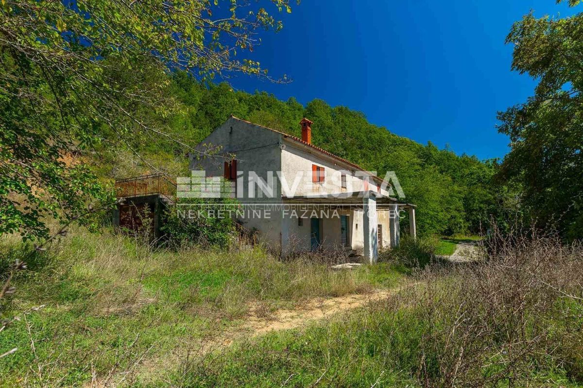 Okolica Gračišče, Samostojna hiša z vrtom in pravljičnim razgledom!