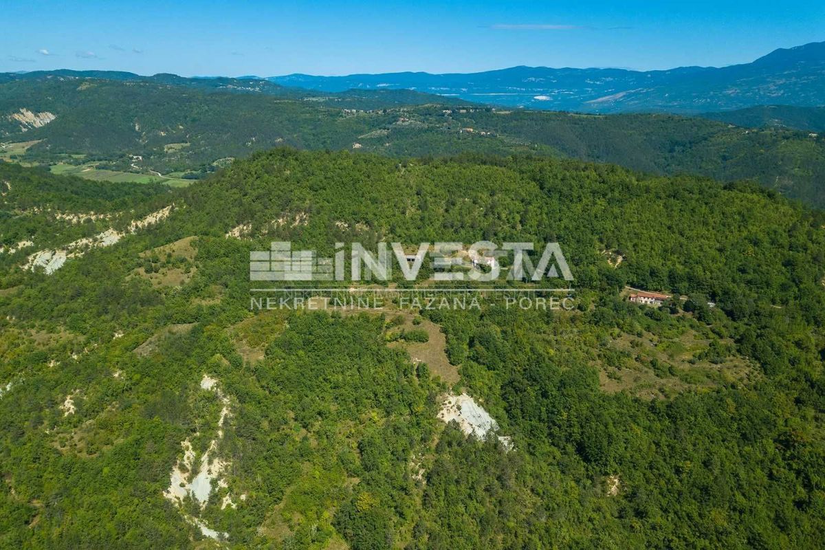 Okolica Gračišče, Samostojna hiša z vrtom in pravljičnim razgledom!