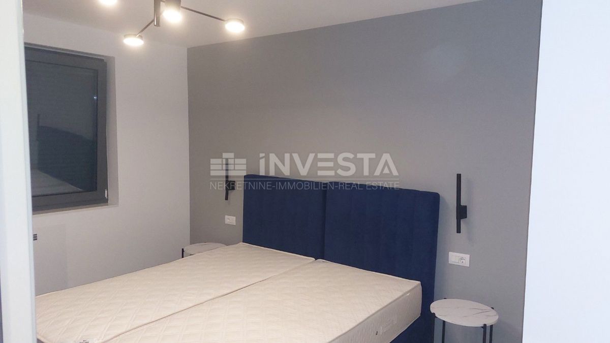 Okolica Poreča, pritličje stanovanje z bazenom, 93 m2, novogradnja