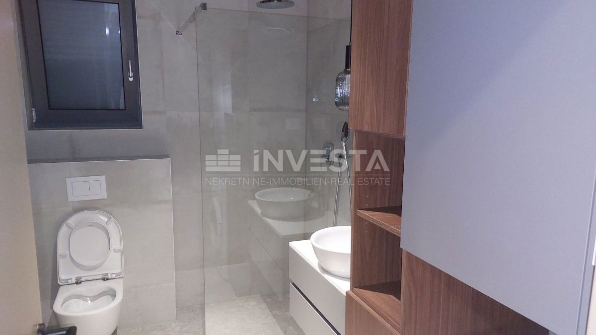 Okolica Poreča, pritličje stanovanje z bazenom, 93 m2, novogradnja