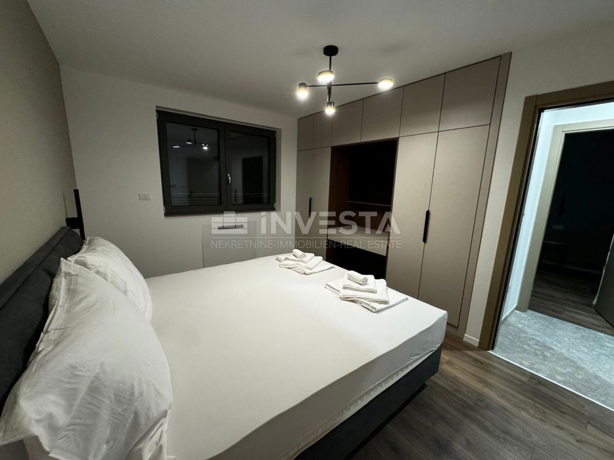 Okolica Poreča, pritličje stanovanje z bazenom, 93 m2, novogradnja
