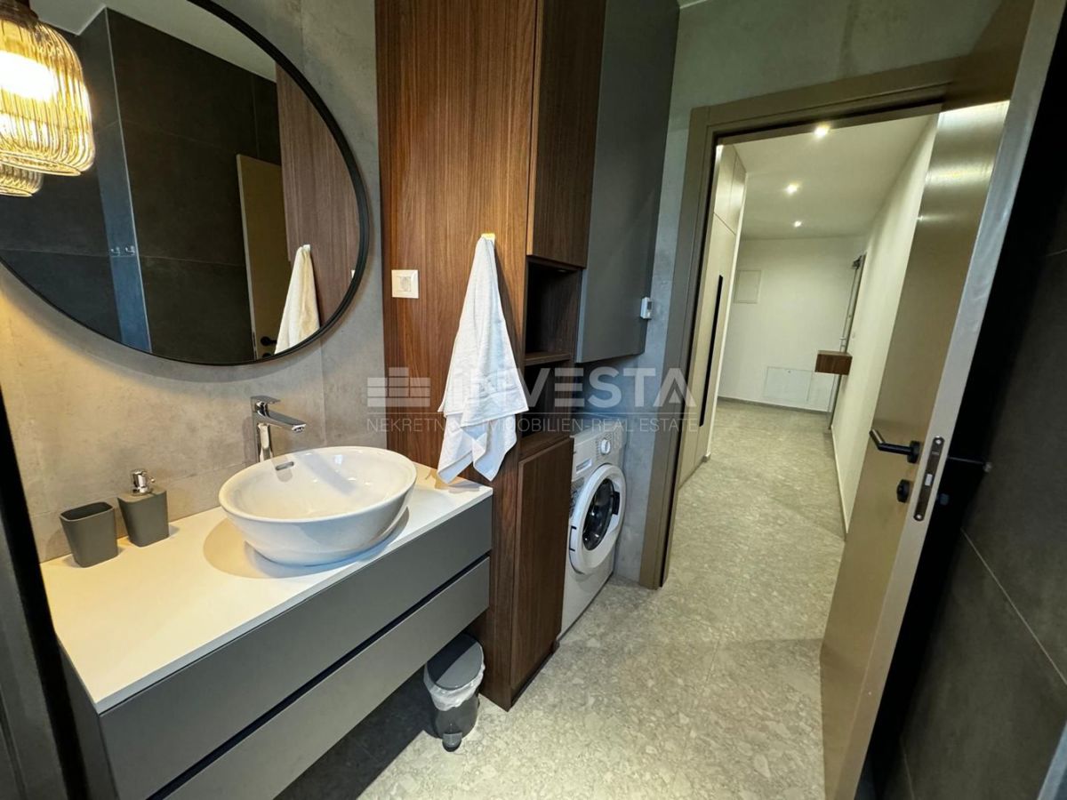 Okolica Poreča, pritličje stanovanje z bazenom, 93 m2, novogradnja
