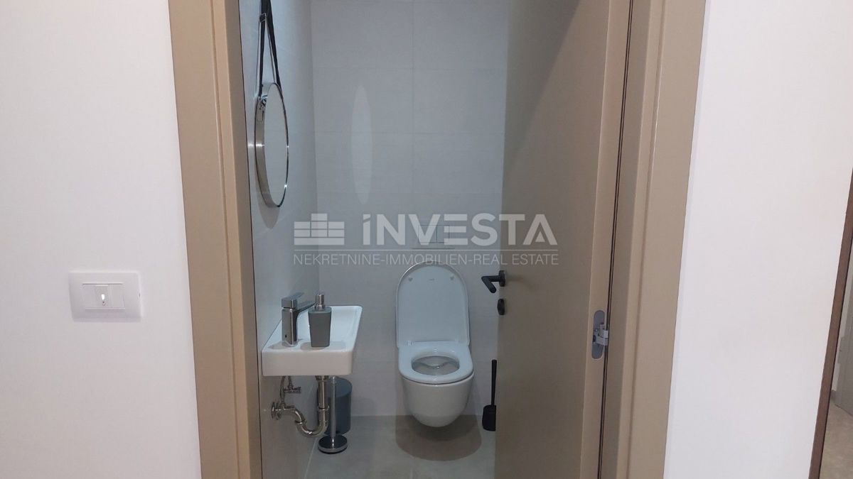 Okolica Poreča, pritličje stanovanje z bazenom, 93 m2, novogradnja